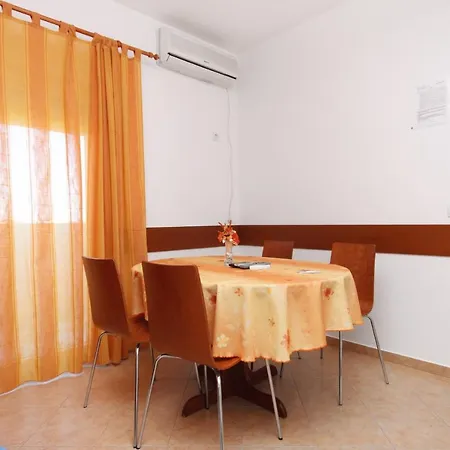 Apartments By The Sea Tkon, Pasman - 6215